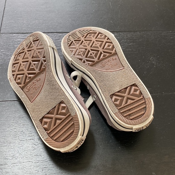 Converse All Stars Sneakers. Gray/White. Youth size 3. - Picture 7 of 7